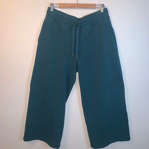 Lululemon Scuba Mid-Rise Wide-Leg Pant *Short